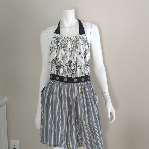 Sur La Table Apron - Picture 3 of 7